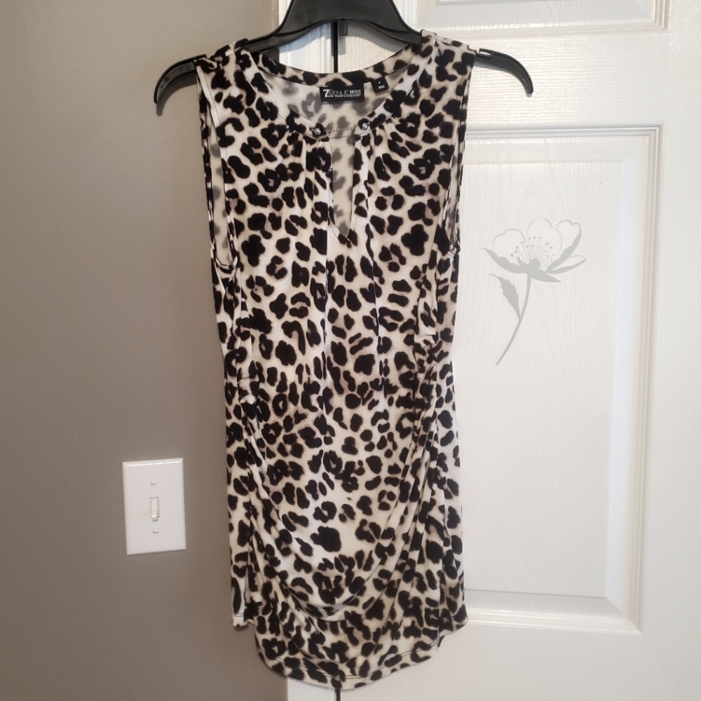 Leopard Print Tank Top Never Worn tore tags off too long. Great dress tank.